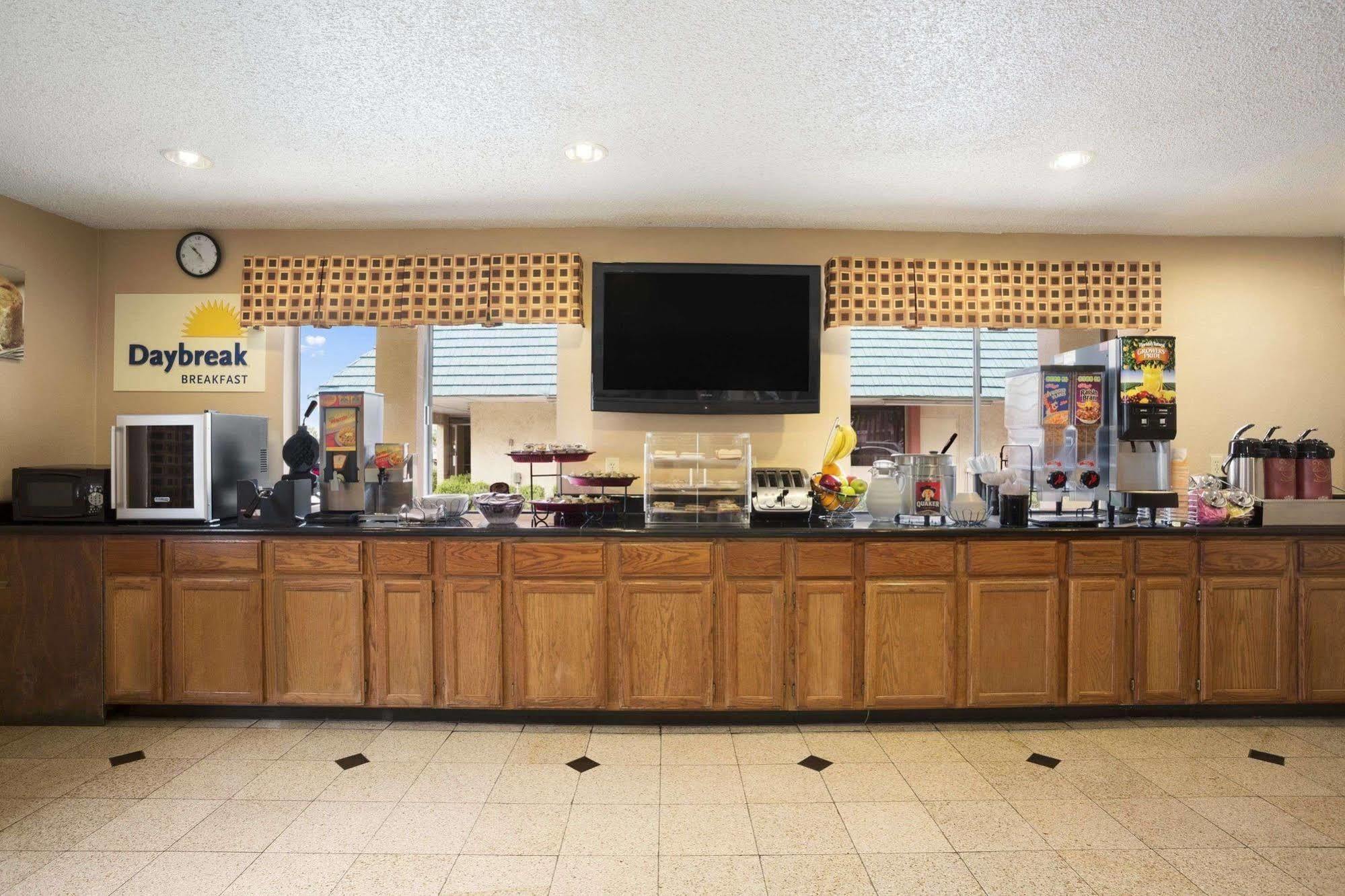 Days Inn By Wyndham Dallas אירווינג מראה חיצוני תמונה